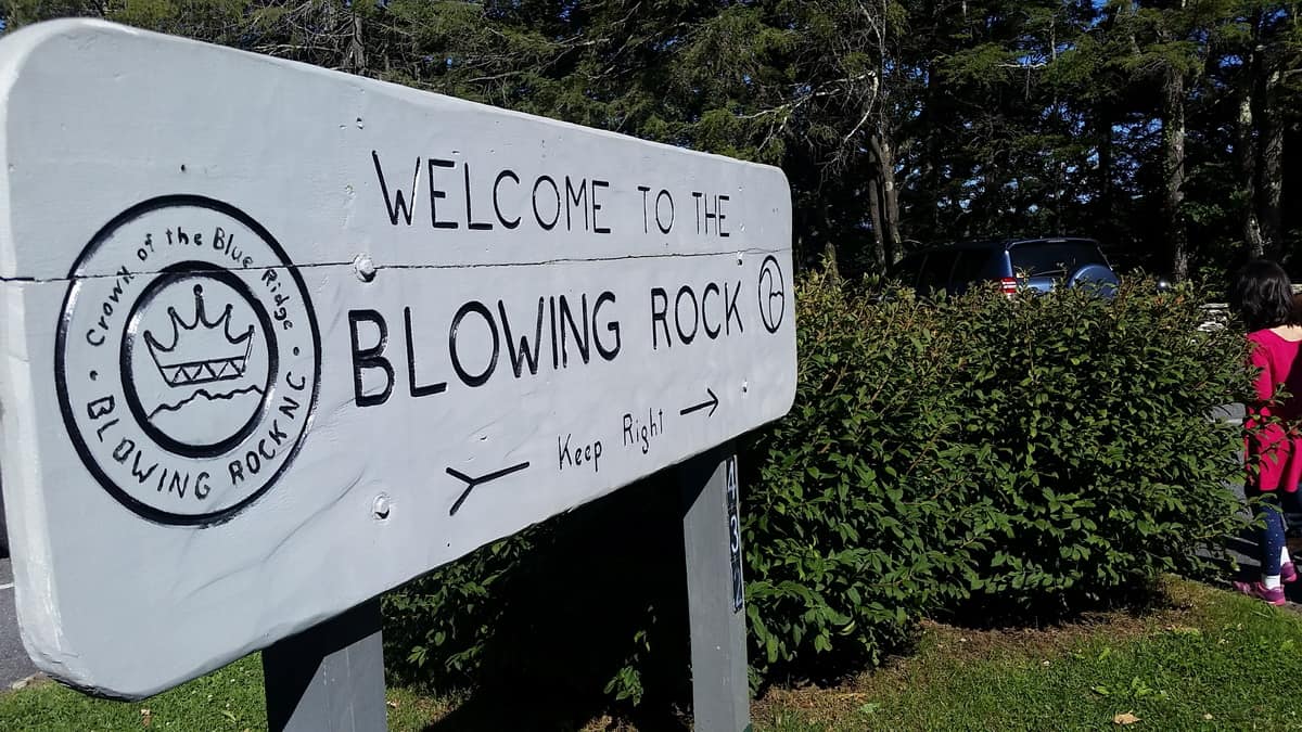 Wooden Sign saying Welcome to Blowing Rock | The Yasmin Diaries