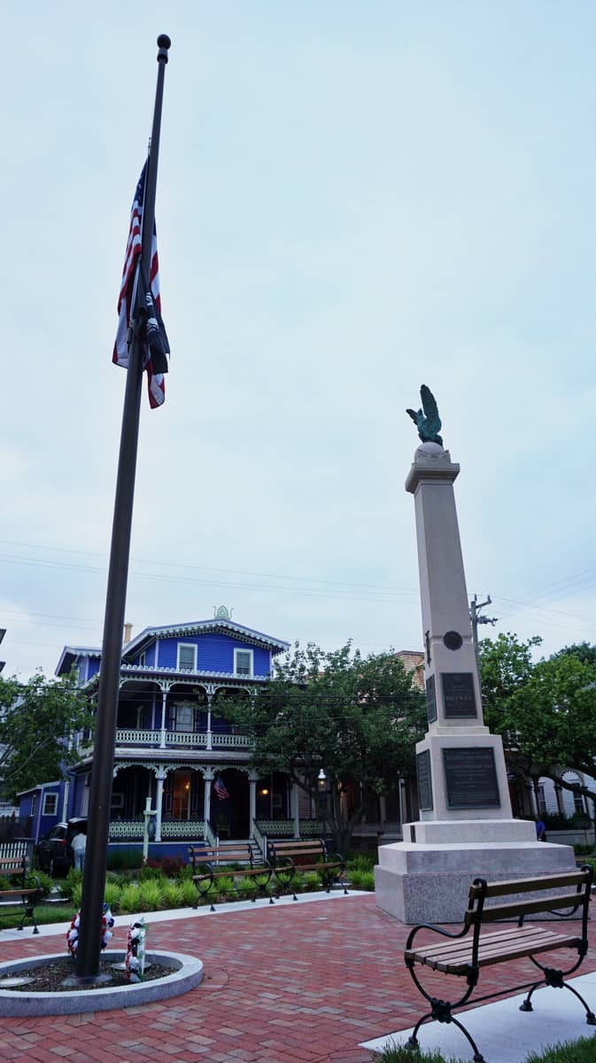 Statue and American Flag in Cape May, NJ | Places to Visit in Cape May, NJ | Cape May, NJ Activities | Sincerely Yasmin