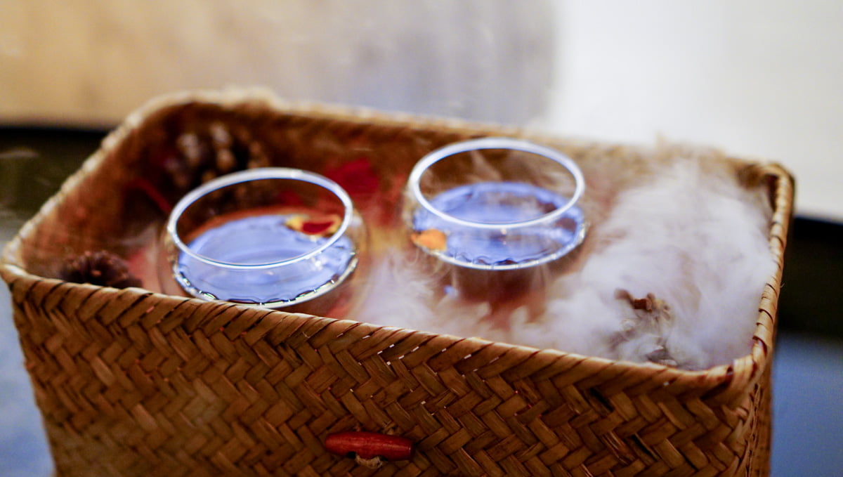Picture of late harvest drink inside a basket at Barmini by José Andrés | The Yasmin Diaries
